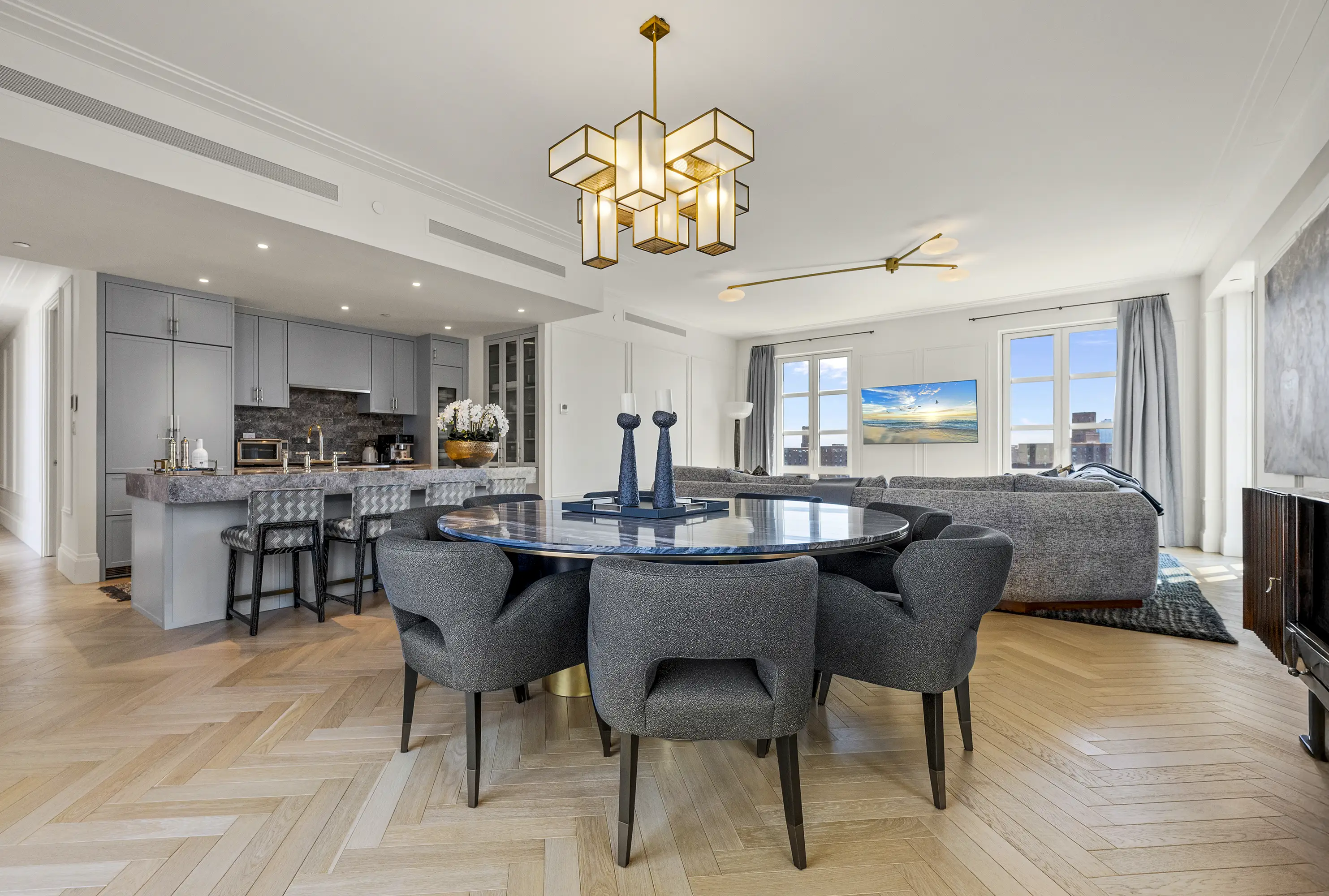 Bright HDR interior of a New York City listing by RealtaSnap