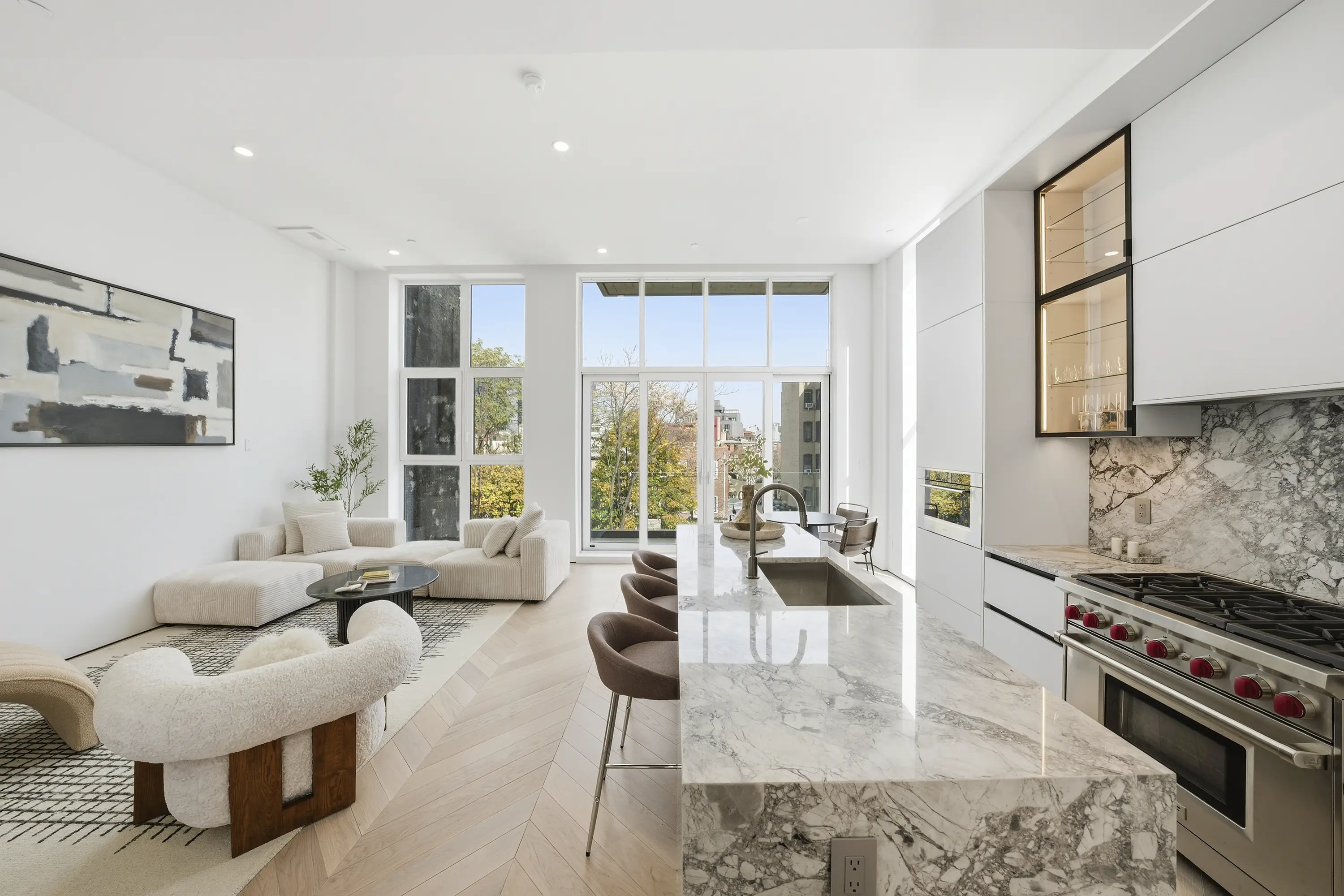 Bright HDR interior of a New York City listing by RealtaSnap