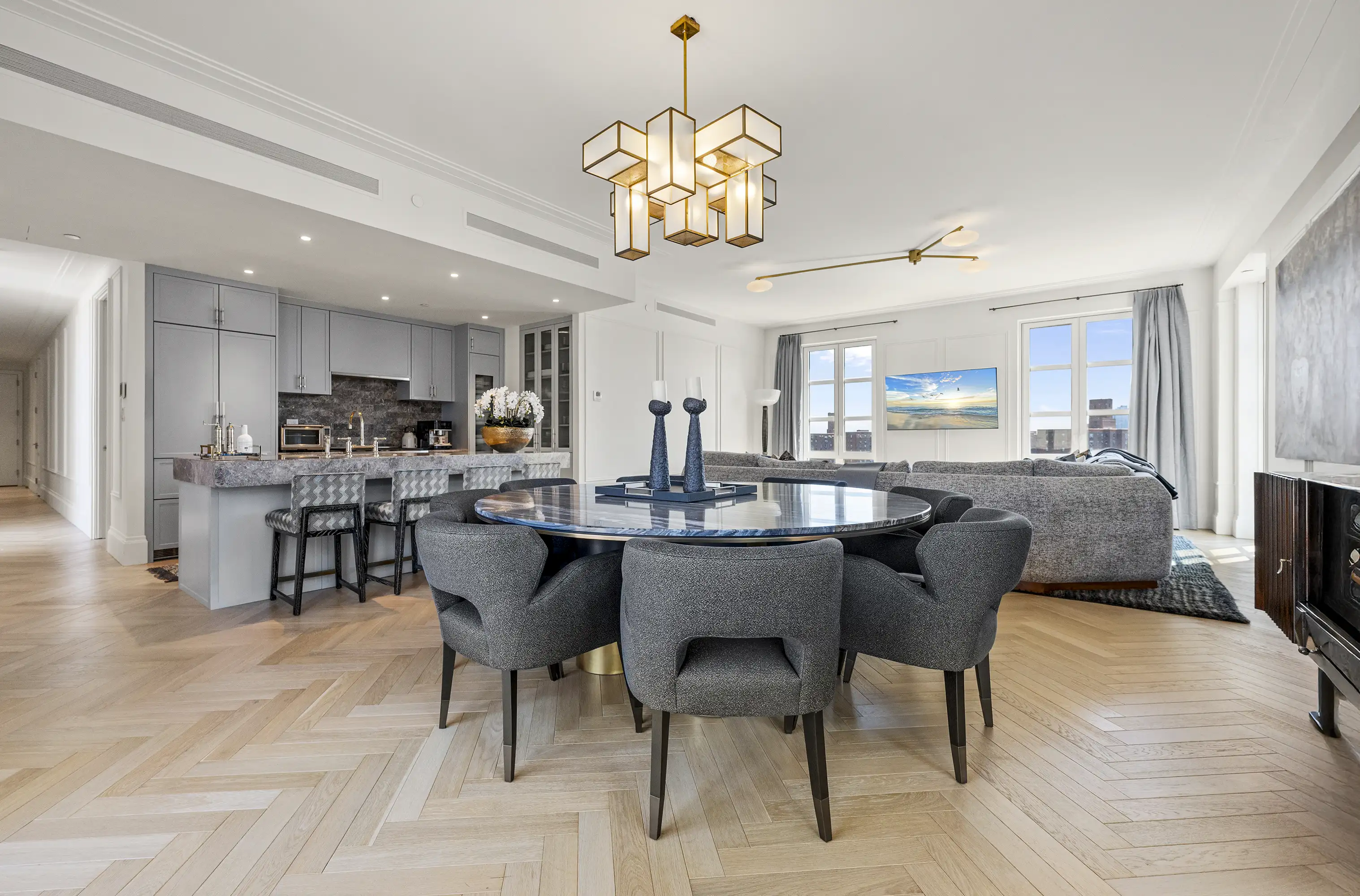 Bright HDR interior of a New York City listing by RealtaSnap
