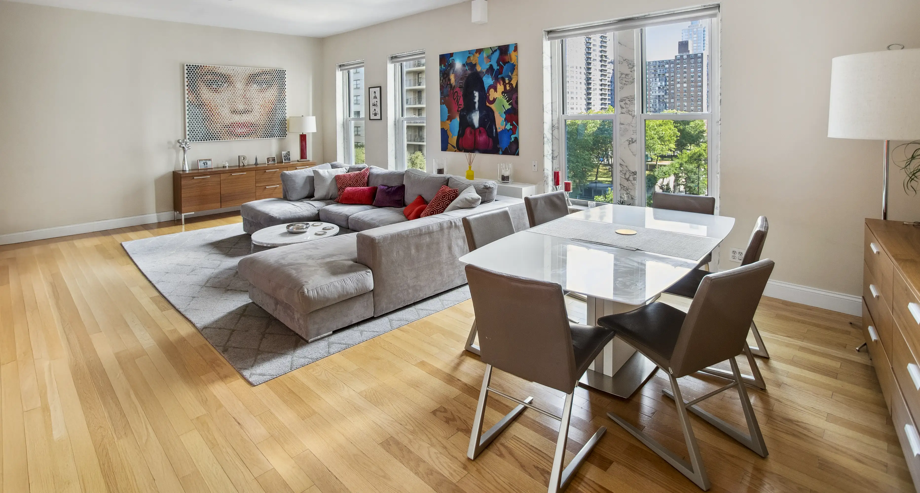 Bright HDR interior of a New York City listing by RealtaSnap