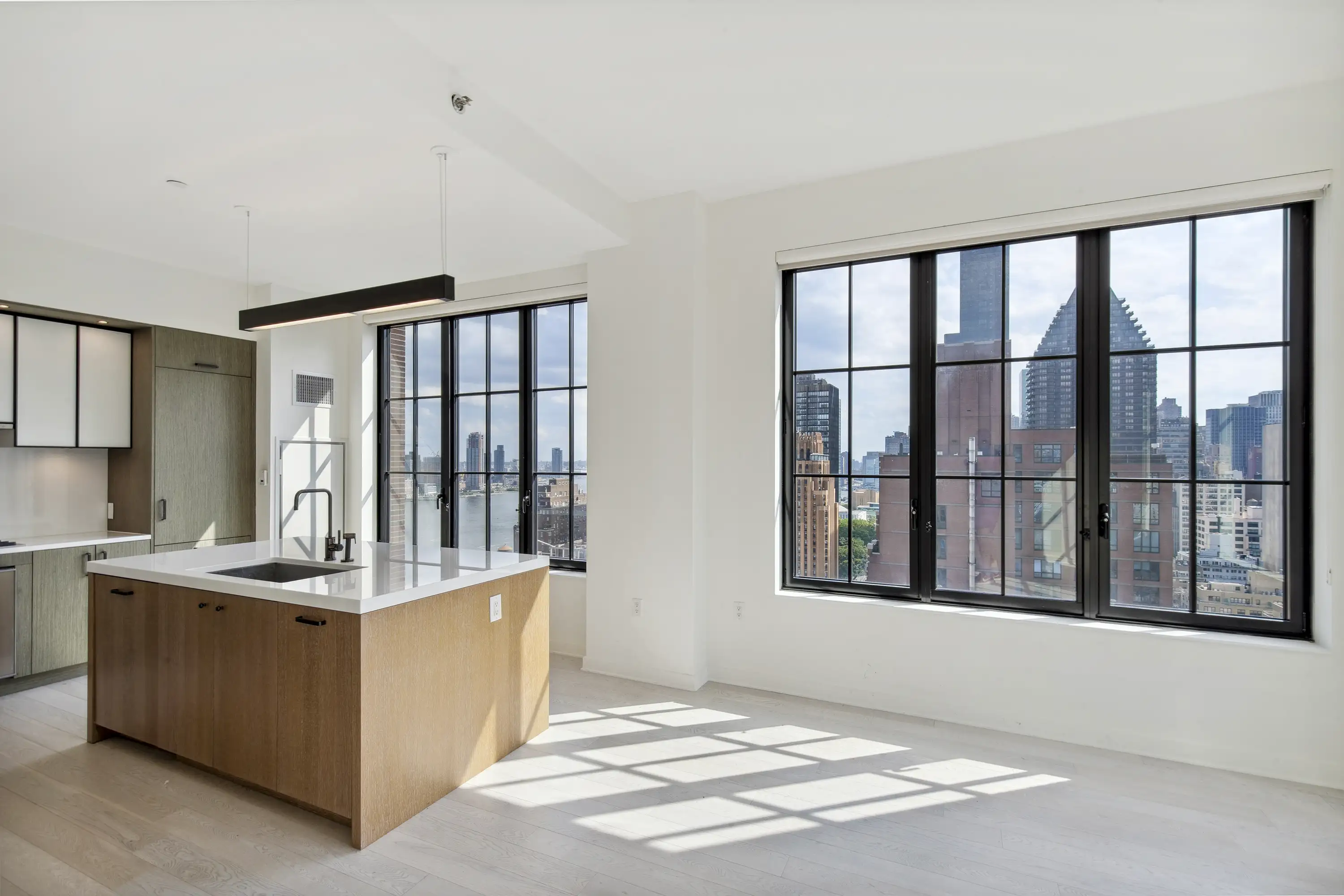 Modern NYC kitchen captured with HDR real estate photography by RealtaSnap