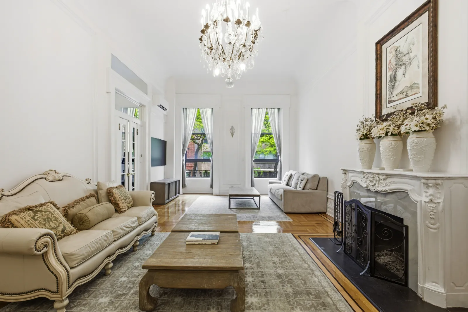 Luxury New York City residence interior photographed by RealtaSnap