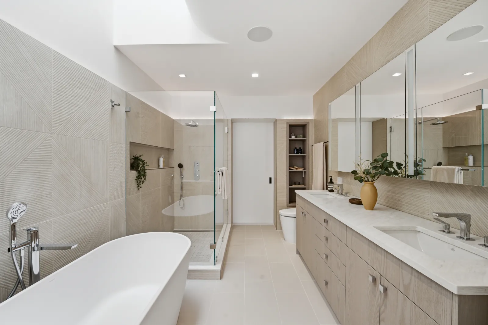 Luxury New York City residence interior photographed by RealtaSnap