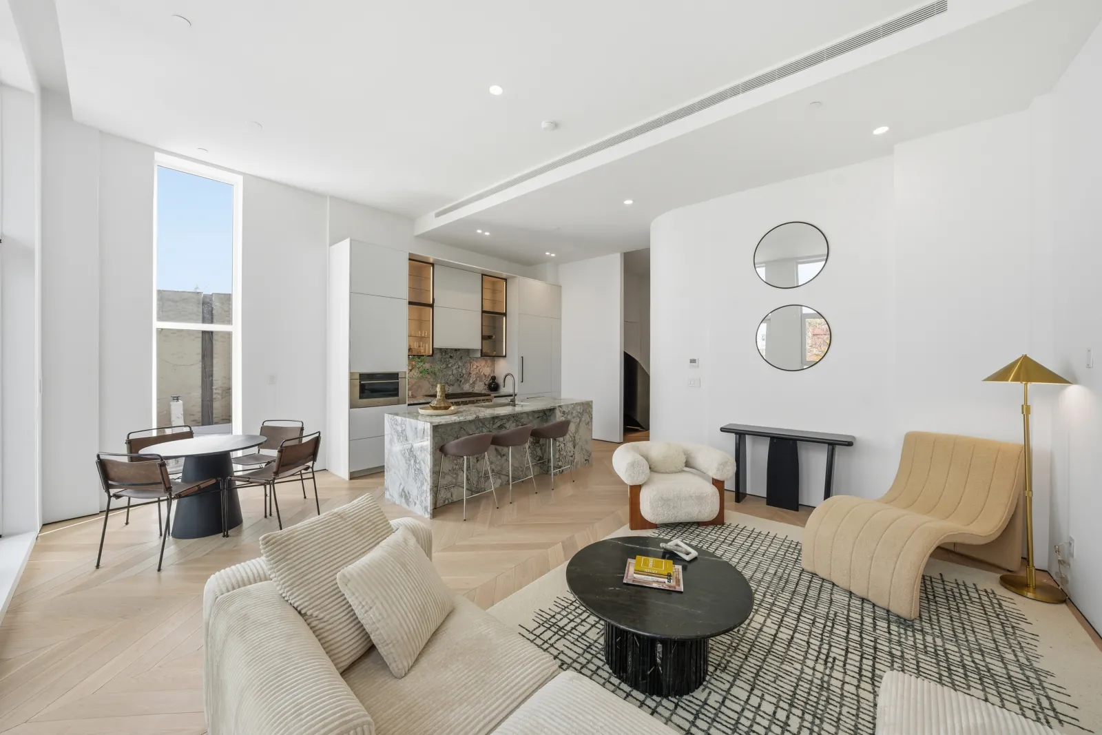 Sunlit Manhattan living space captured in HDR by RealtaSnap