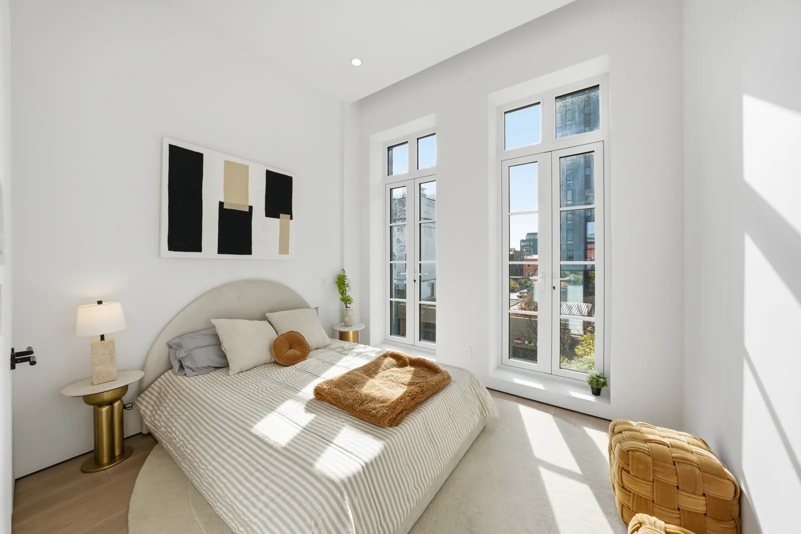 Spacious open-concept NYC home photographed by RealtaSnap