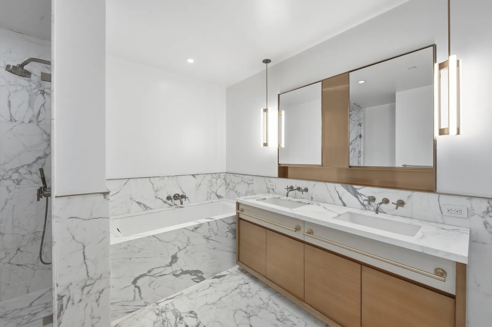 Spacious open-concept NYC home photographed by RealtaSnap
