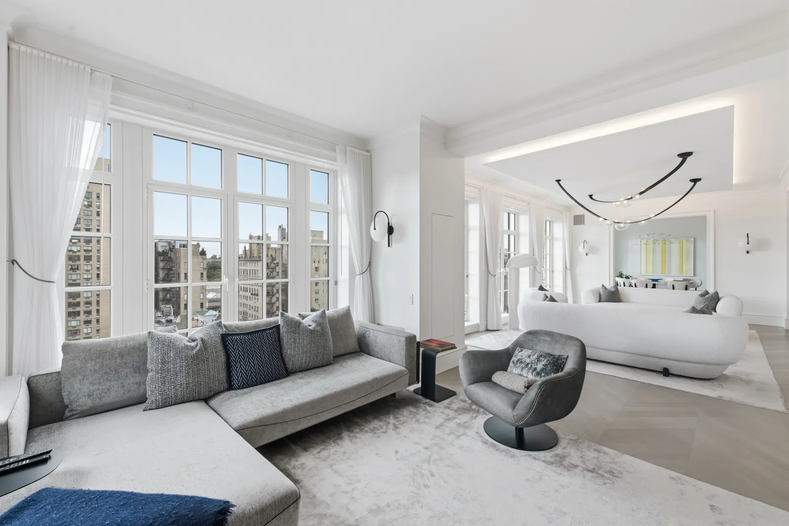 Contemporary Manhattan living room — HDR real estate photography